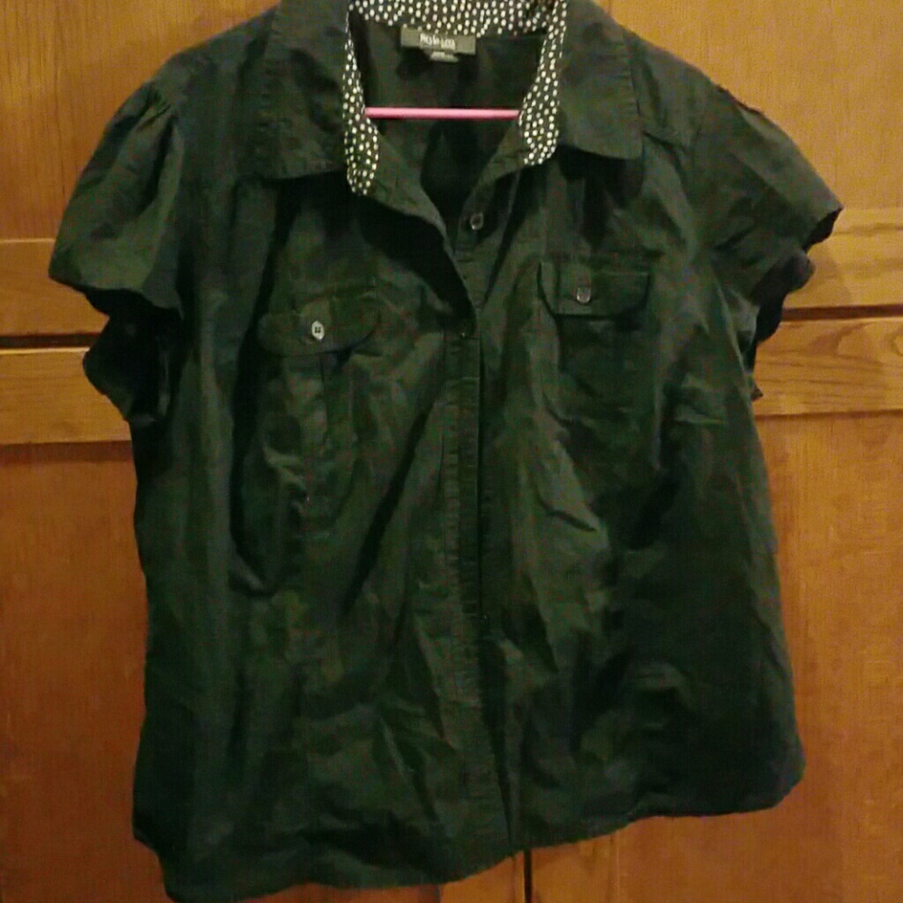 Short sleeve blouse